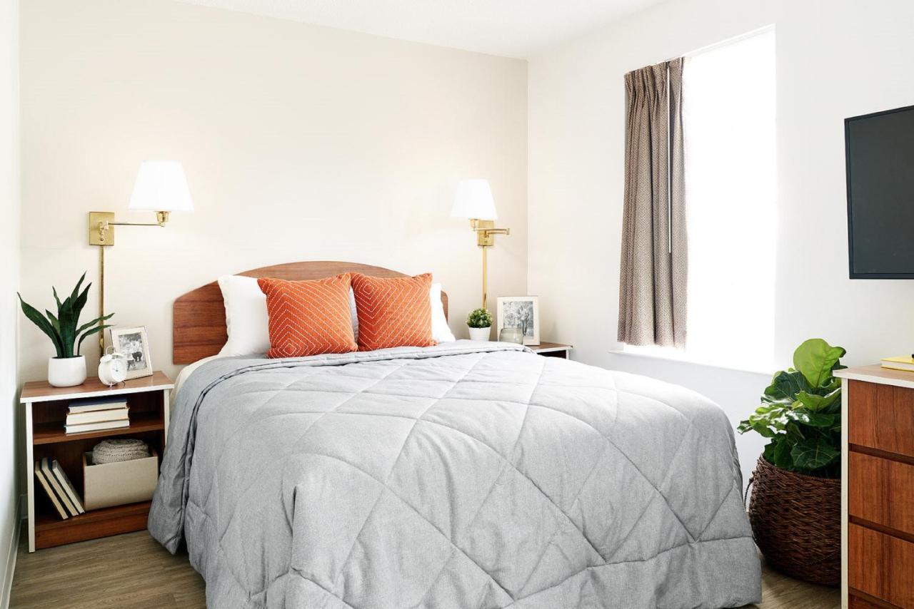 Intown Suites Extended Stay Newport News Va - South Екстериор снимка