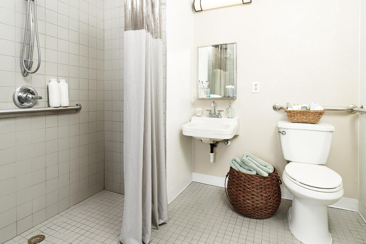 Intown Suites Extended Stay Newport News Va - South Екстериор снимка